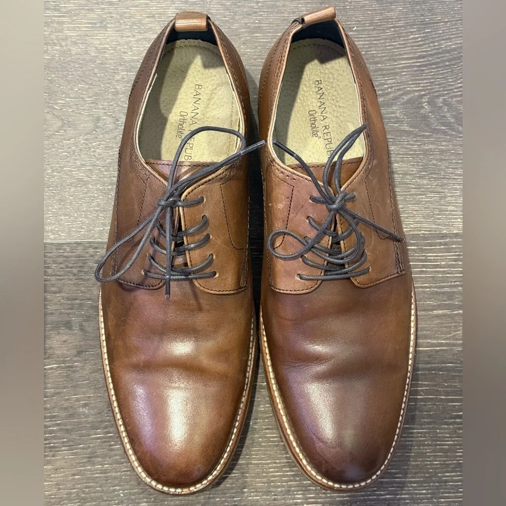 BANANA REPUBLIC shoes. Worn only a couple of times